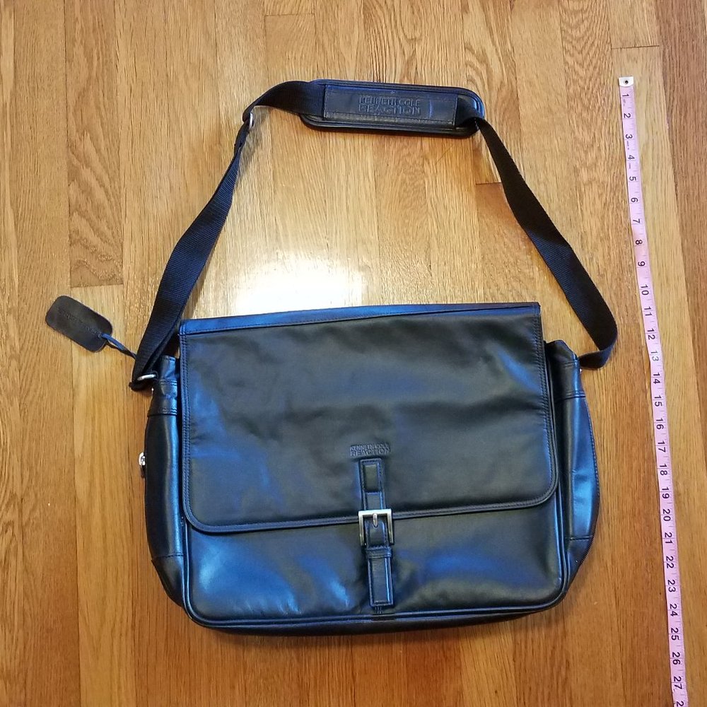 Vintage Kenneth Cole Reaction Black Genuine leather Laptop Messenger Bag